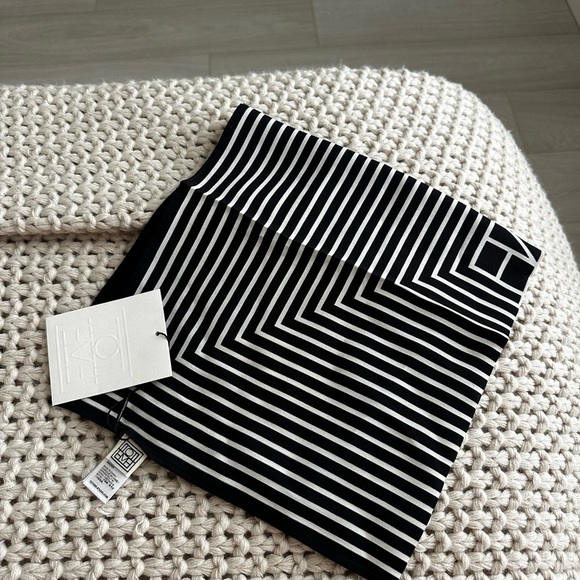 TOTEME
Signature Monogram silk scarf - Picture 6 of 7